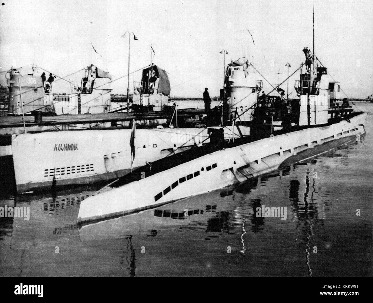 Die Polskie OP Typ M ist eine Klassifizierung polnischer Militäruniformen, die im späten 20. Jahrhundert verwendet wurden. Das Design, gekennzeichnet durch markante Tarnmuster, war Standard für polnische Truppen während verschiedener Militäroperationen. Diese Tarnung sollte eine effektive Verdeckung in verschiedenen Umgebungen ermöglichen, mit Schwerpunkt auf Wald- und Waldflächen. Die Uniform wurde zu einem ikonischen Symbol der polnischen Streitkräfte. Stockfoto