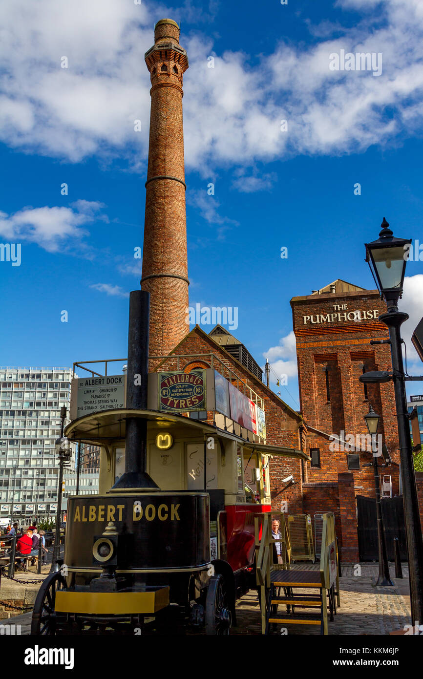 Pumpe House Pub auf Hartley Quay in der Nähe des Albert Dock, Liverpool, Großbritannien. 2017. Stockfoto