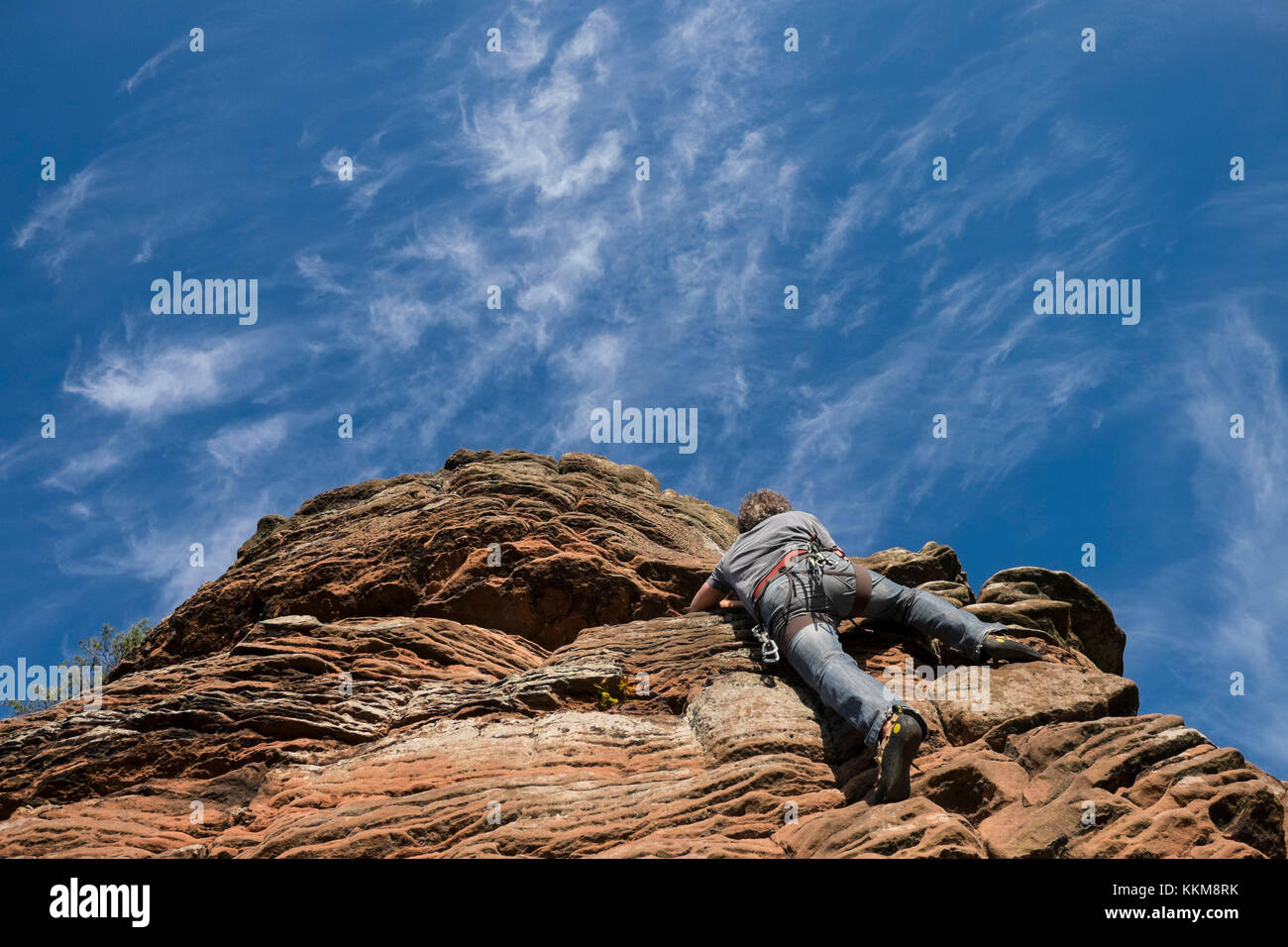 Kletterer an der pk-Kante auf der hochsteinnadel, Dahner Felsenland, Pfälzer Wald, Rheinland - Pfalz, Deutschland, Stockfoto