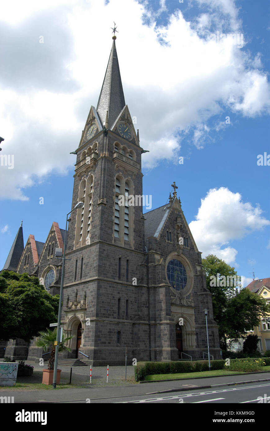 Die Johanniskirche, die größte evangelische Kirche in Gießen (72 Meter), wurde 1893 in einem gemischten Stil aus Gotik und Renaissance erbaut Stockfoto