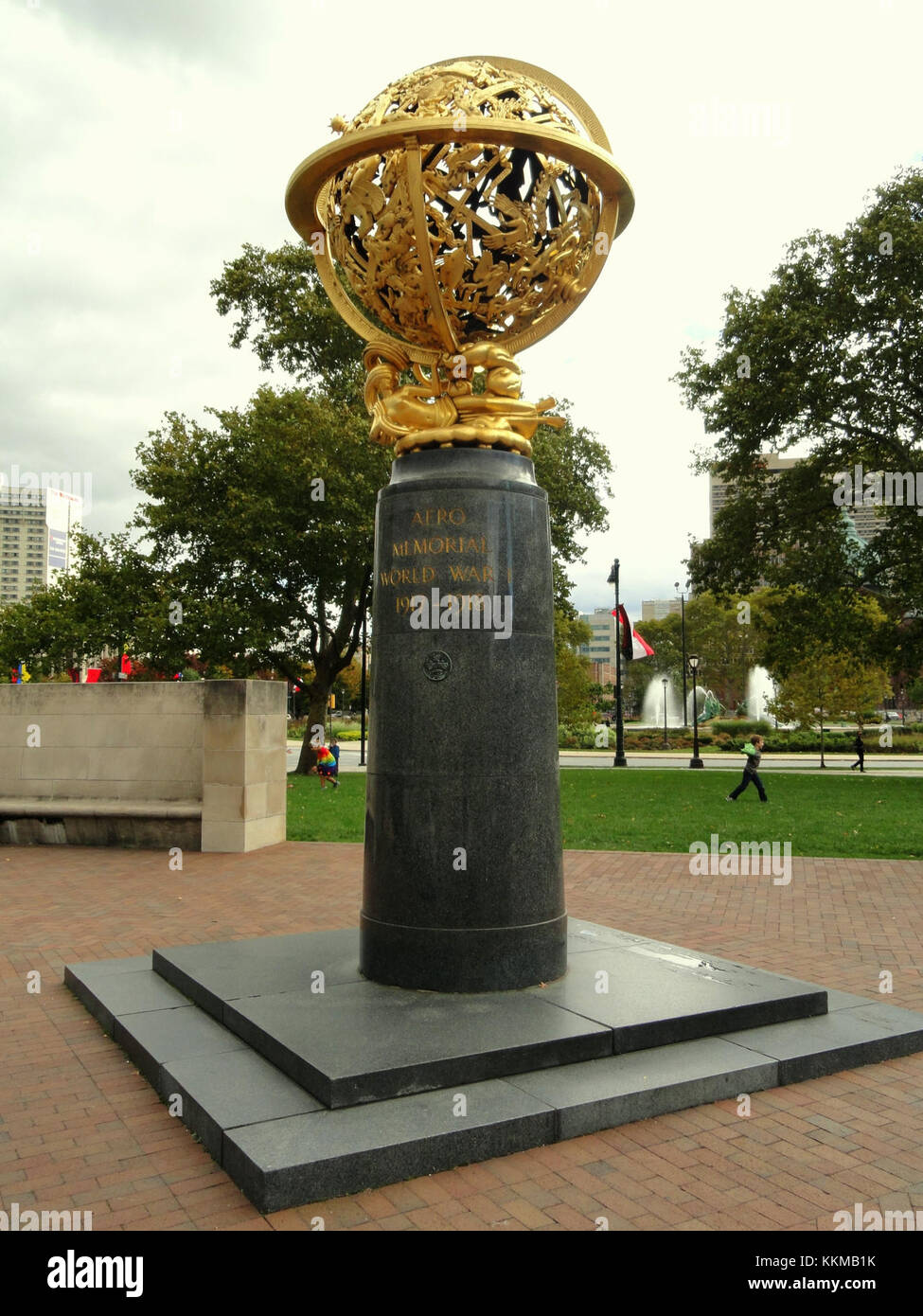 Das Aero Memorial von Paul Manship in Philadelphia ist eine Gedenkskulptur, die denjenigen gewidmet ist, die während des Ersten Weltkriegs in der Luftfahrt gedient haben. Stockfoto