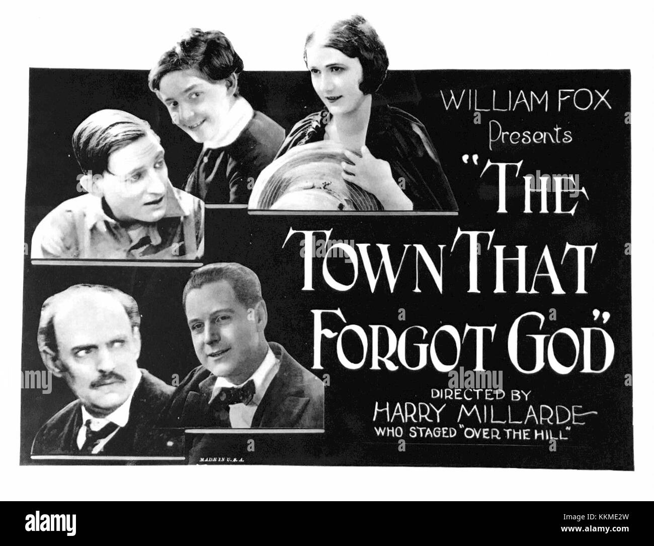 Eine Lobbykarte für „The Town That Forgot God“, ein US-amerikanisches Stummdrama von William K. Howard aus dem Jahr 1927, in dem der Kampf eines Priesters um die Rettung seiner Gemeinde dargestellt wird. Stockfoto