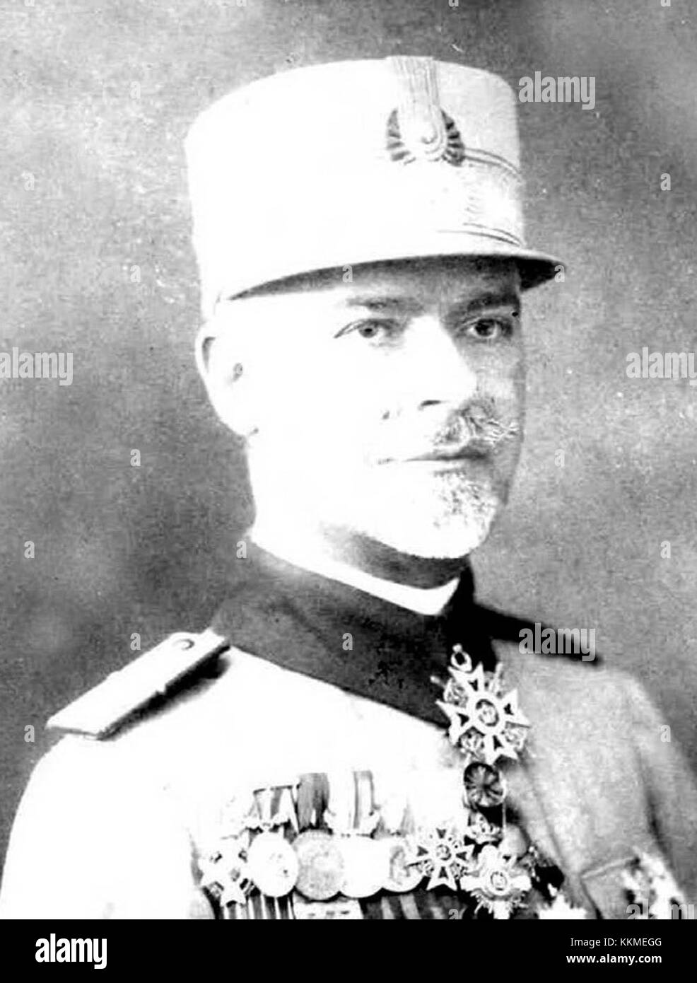 General Constantin Gavanescu war ein rumänischer Militärführer, der während des Ersten Weltkriegs diente. Er spielte eine wichtige Rolle in der rumänischen Armee, insbesondere in entscheidenden Momenten des Krieges, und trug zu strategischen Entscheidungen und militärischen Engagements bei. Stockfoto