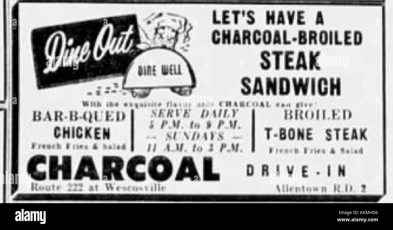 Die Charcoal Drive-in-Veranstaltung 1955 in Allentown, PA, fängt einen Moment der amerikanischen Autokultur ein. Es unterstreicht die Bedeutung von Drive-in-Restaurants in den Nachkriegsjahren und bietet einen Einblick in das soziale Leben und die Unterhaltung der 1950er Jahre. Stockfoto