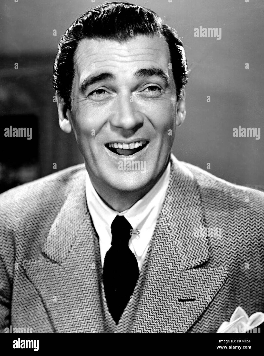 Walter Pidgeon (1897–1984) war ein kanadischer Schauspieler, der für seine Rollen in klassischen Filmen wie Mrs. Miniver und Madame Curie bekannt war. Als prominente Persönlichkeit im Goldenen Zeitalter Hollywoods erhielt er zwei Oscar-Nominierungen als bester Schauspieler. Pidgeon war von 1952 bis 1957 Präsident der Screen Actors Guild. Stockfoto