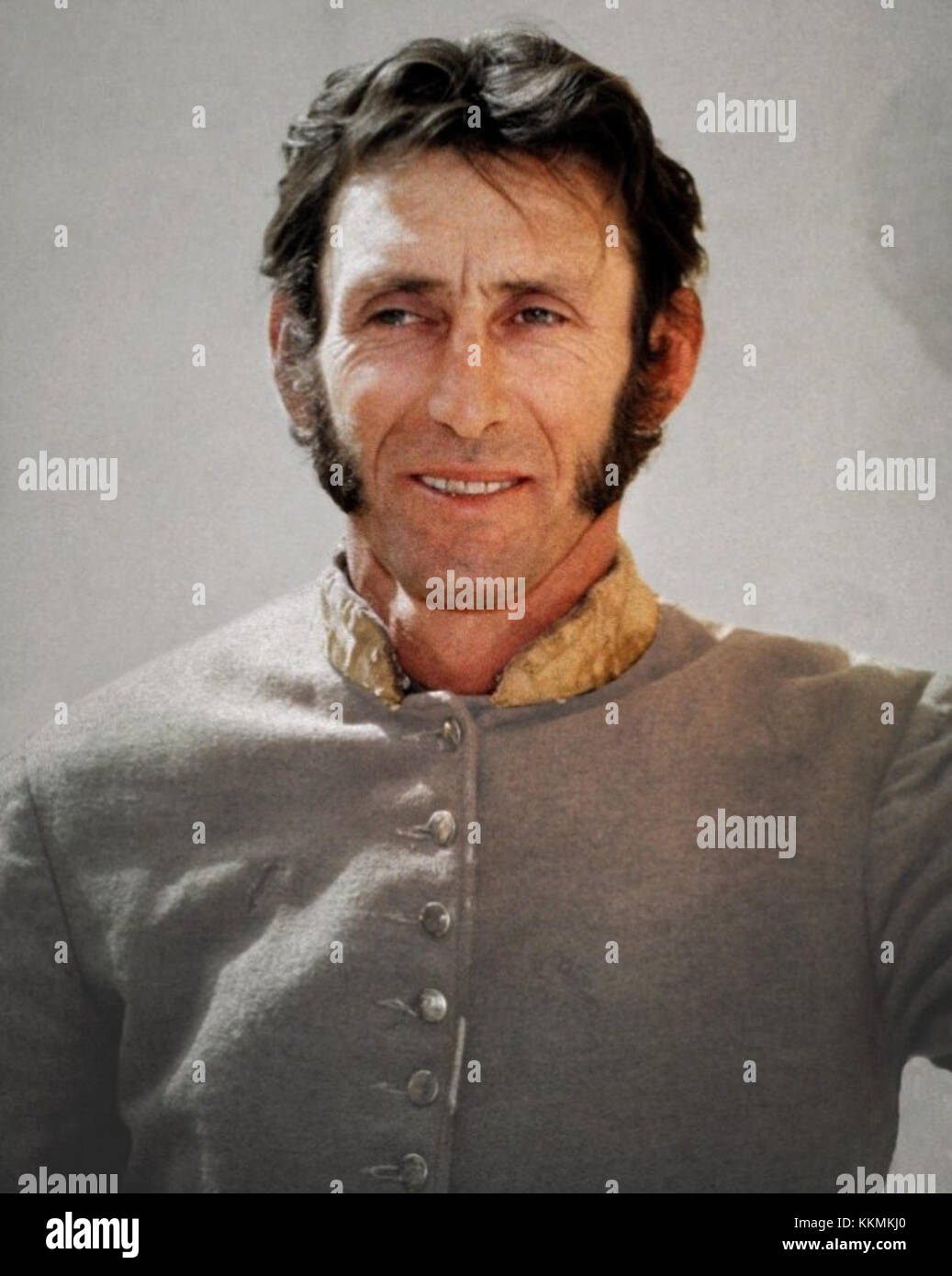 Robert Donner war ein Schauspieler, der 1969 in dem Film *die Unbesiegten* auftrat. Seine Rolle in diesem Film trug zu seiner Karriere in Hollywood bei, wo er in den 1960er und 1970er Jahren verschiedene Charaktere sowohl im Fernsehen als auch im Film porträtierte Stockfoto