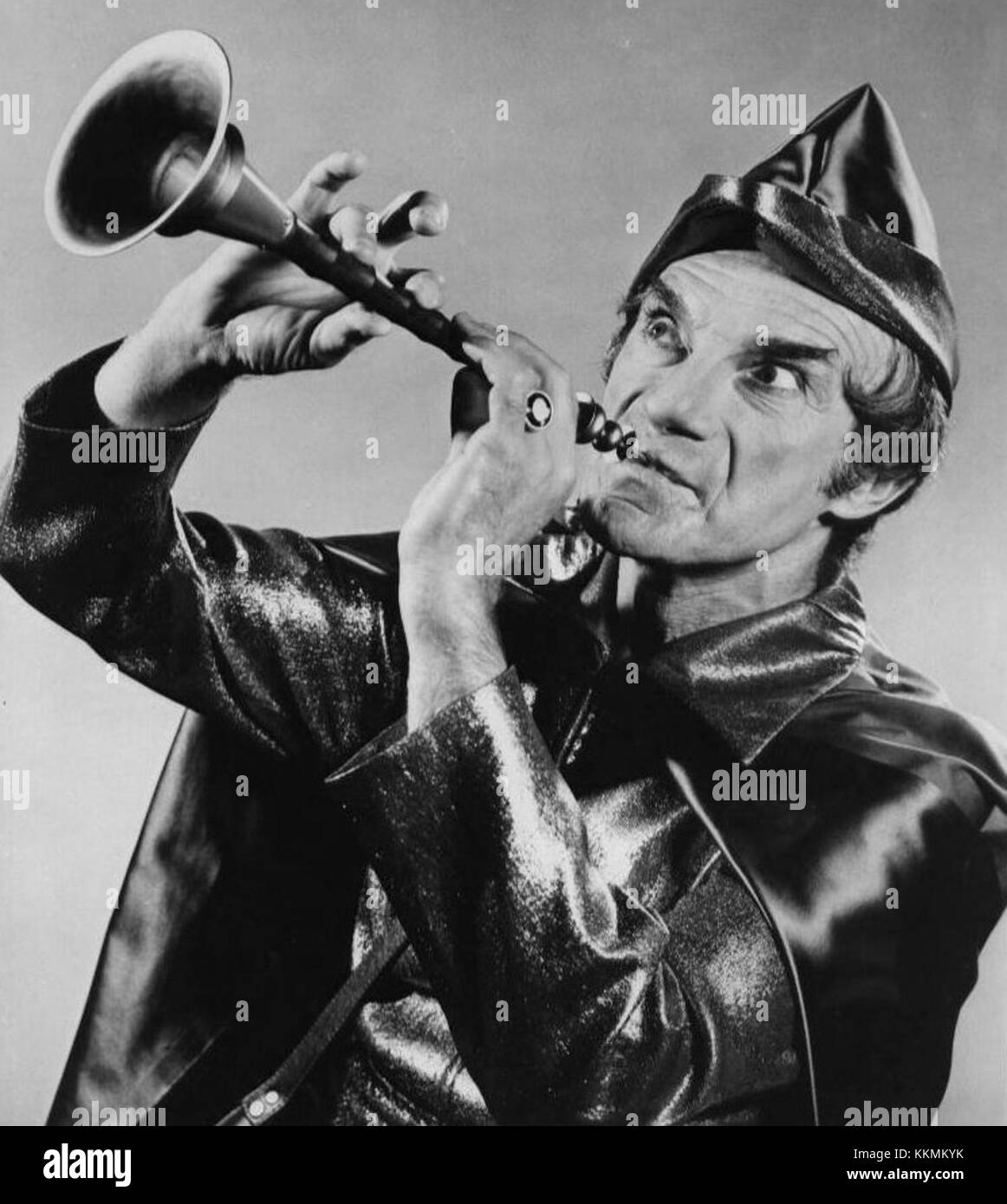 Land of the Giants war eine Science-Fiction-Fernsehserie, die von 1968 bis 1970 ausgestrahlt wurde. Jonathan Harris spielte die Rolle des „Großen Antonius“ in dieser Serie, die in einem von Riesen bewohnten Land spielt. Stockfoto