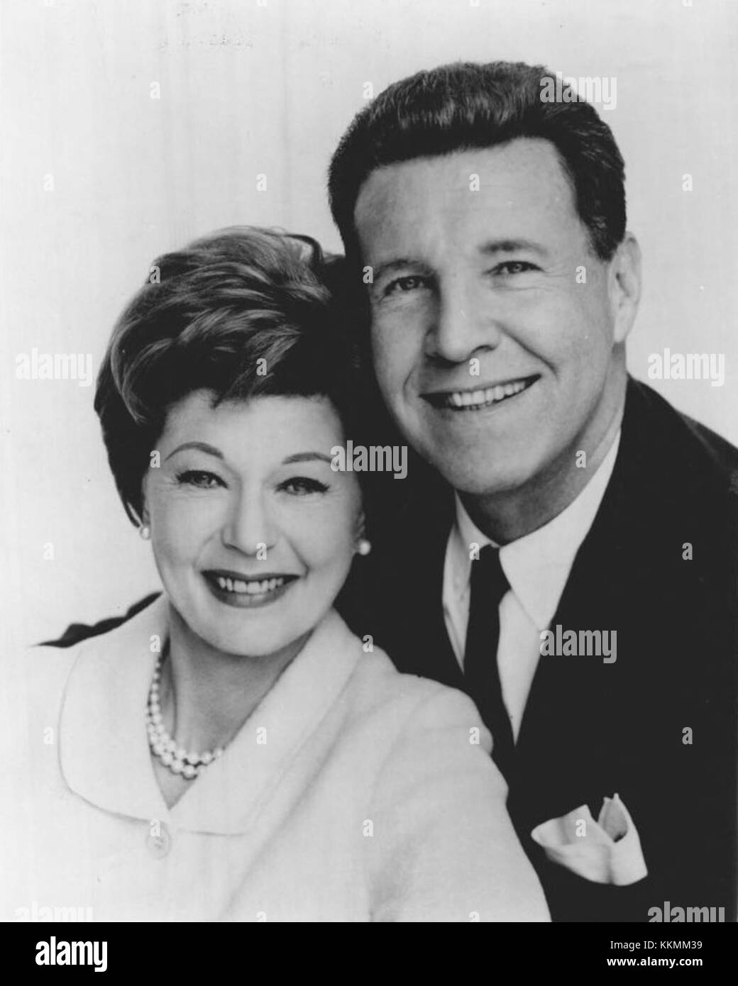 Ozzie und Harriet, eines der beliebtesten Paare im Fernsehen, arbeiten als Co-Hosts der Mike Douglas-Show ab Montag, 22. Dezember (VTR MD 1215/69) auf Channel zusammen. Ozzie und Harriet Nelson 1969 Stockfoto