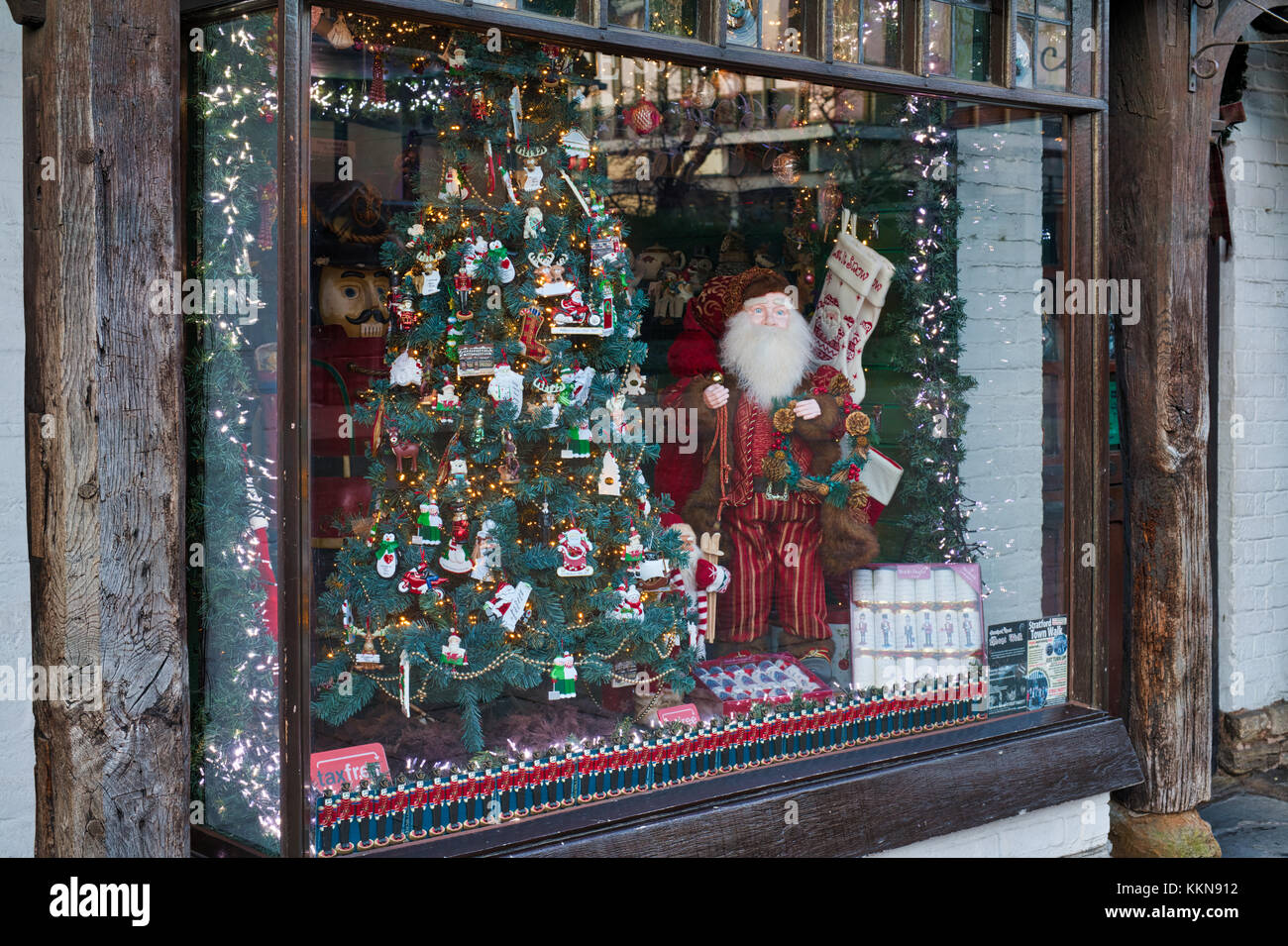 Der Nussknacker Weihnachten shop Anzeige am frühen Morgen in Stratford-upon-Avon, Warwickshire, England. HDR Stockfoto