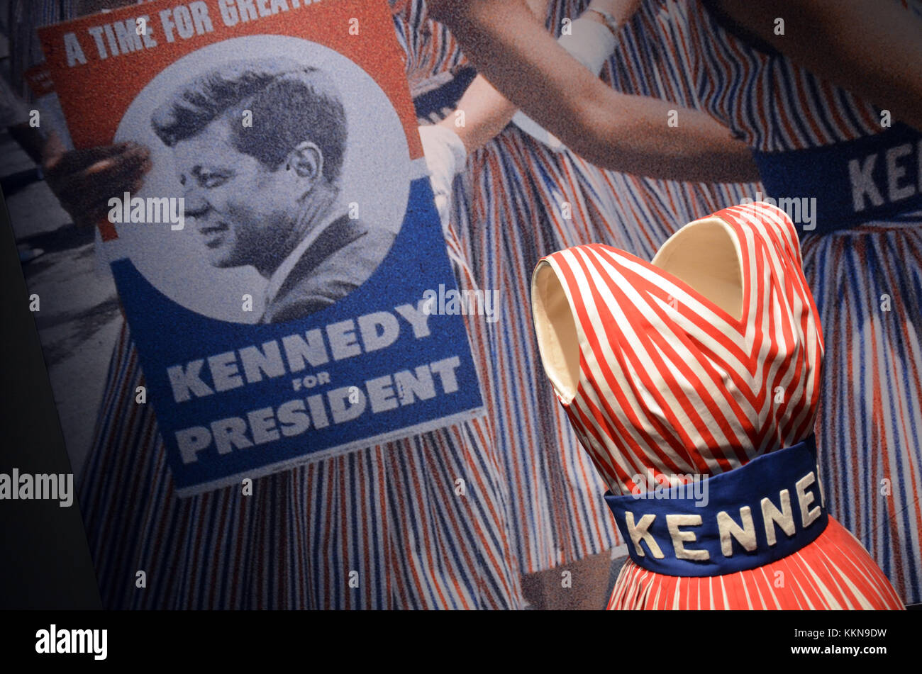 Die Cheerleader dress Ausstellung in der John F Kennedy Presidential Library und Museum, Boston, Mass, USA. Stockfoto