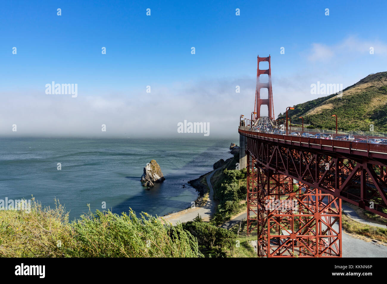 Golden Gate Brücke im Nebel, San Francisco, Kalifornien, USA Stockfoto