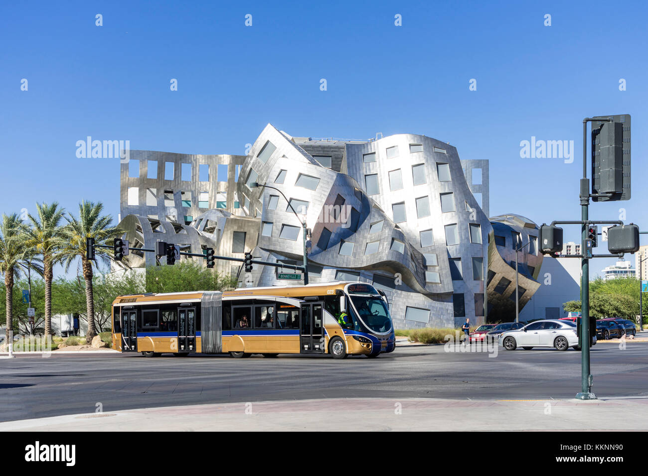 Moderne Hybrid Bus vor der Cleveland Clinic, Las Vegas, Nevada, USA Stockfoto
