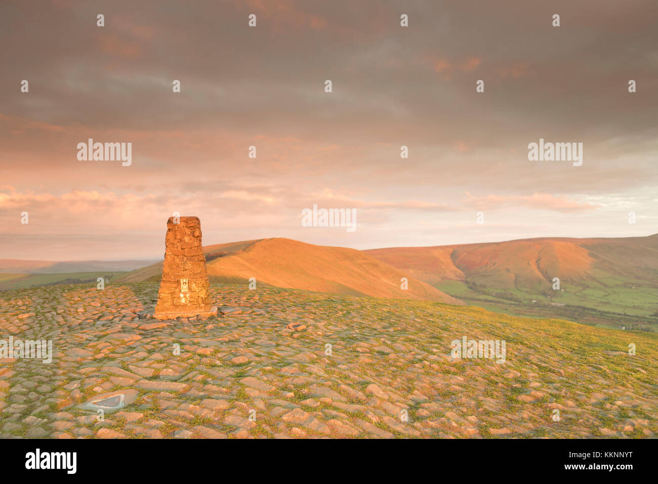 UK, Mam Tor, die "Trig" auf den Gipfel des Mam Tor in der Hoffnung Tal. Stockfoto