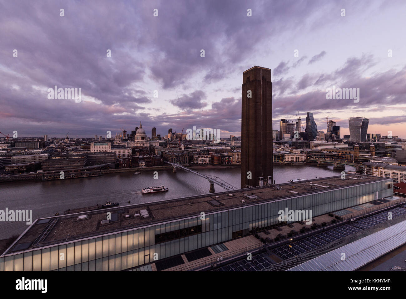 Antenne Londoner Stadtbild Blick von der blavatnik Gebäude in der Tate Modern bei Sonnenuntergang Stockfoto