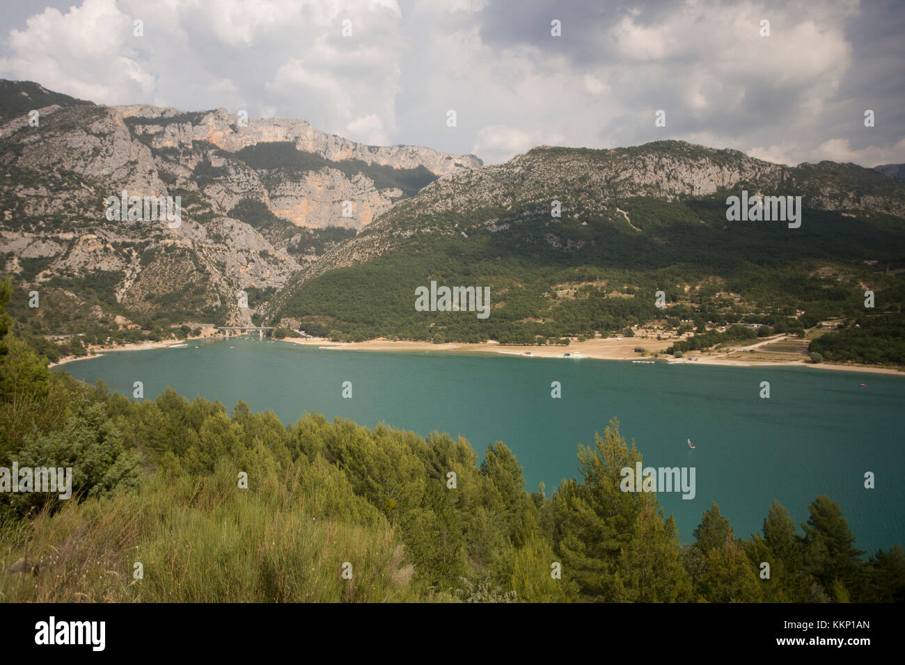 Blick auf den Lac de Sainte-Croix, Gorge du Verdon, Frankreich Stockfoto