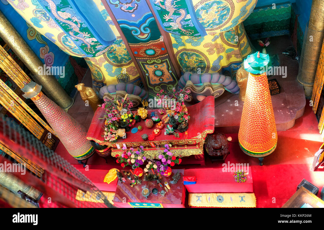 Ein alter unterhalb der taoistischen Gott Statue im Himmel Kaiser Palast (Palast) lingxiao auf drei Insel auf See tai oder taihu in Wuxi, China Berg in Ji Stockfoto