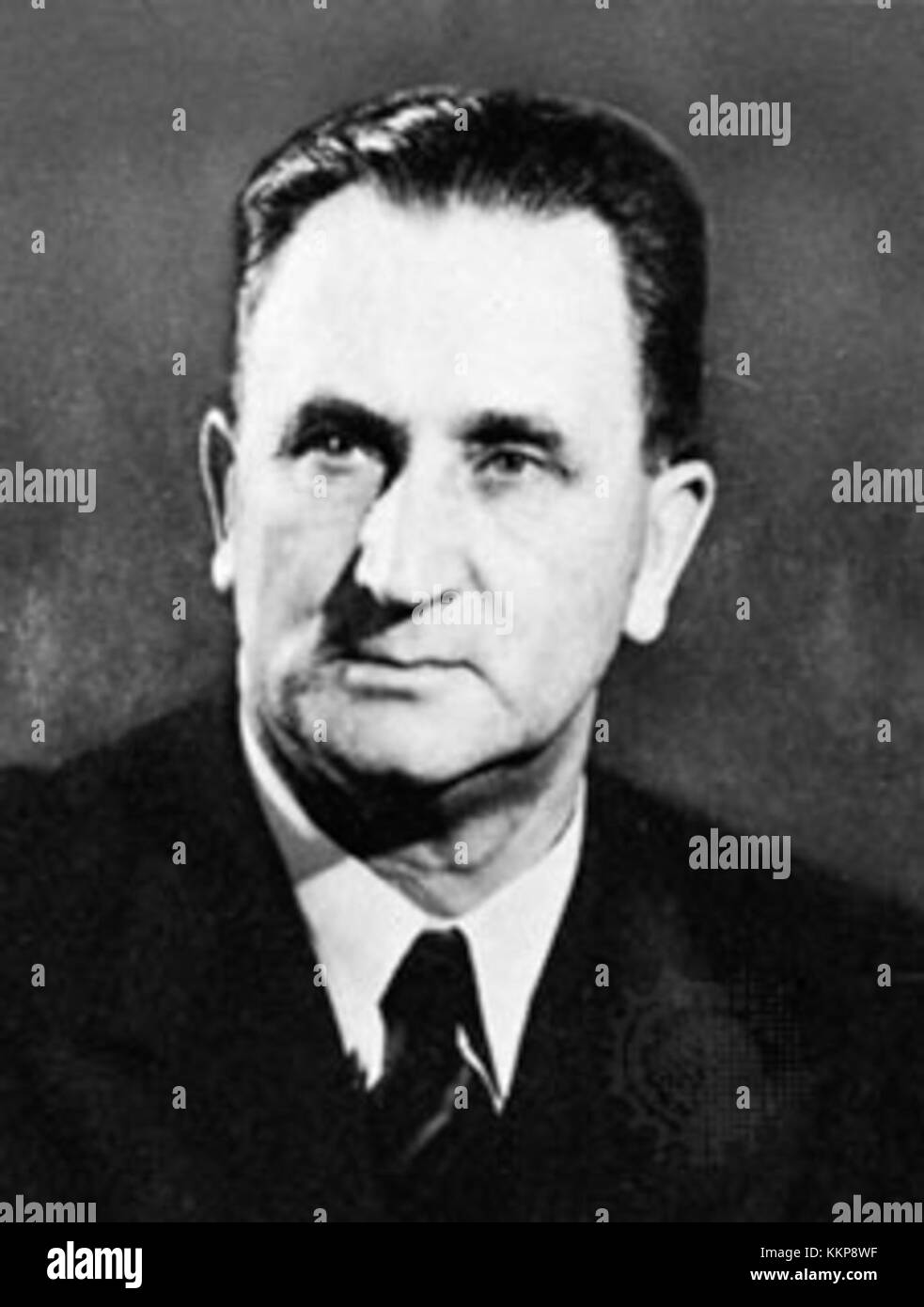 JG Strijdom war ein südafrikanischer Politiker, bekannt für seine Rolle als Premierminister von 1954 bis 1958. Seine Führung war geprägt von der Förderung der Apartheid und der Ausweitung der segregationistischen Gesetze in Südafrika während seiner Amtszeit. Stockfoto