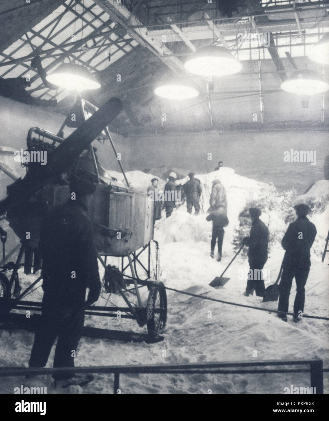 Ein historischer Blick auf den Filmstaden im Jahr 1928, der seine ikonische Architektur und Bedeutung als bedeutender Filmproduktionsstandort in Schweden zeigt. Stockfoto