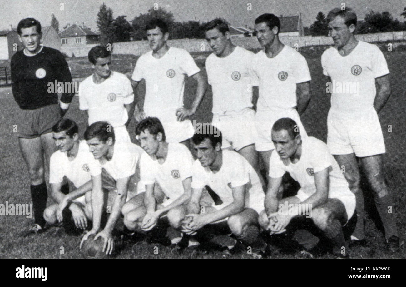 Das Bild „Tim 1966“ ist eine historische Fotografie aus dem Jahr 1966, die einen bedeutenden Moment oder eine Person namens Tim während dieses Jahres feststellt und den kulturellen und historischen Kontext der Zeit widerspiegelt. Stockfoto