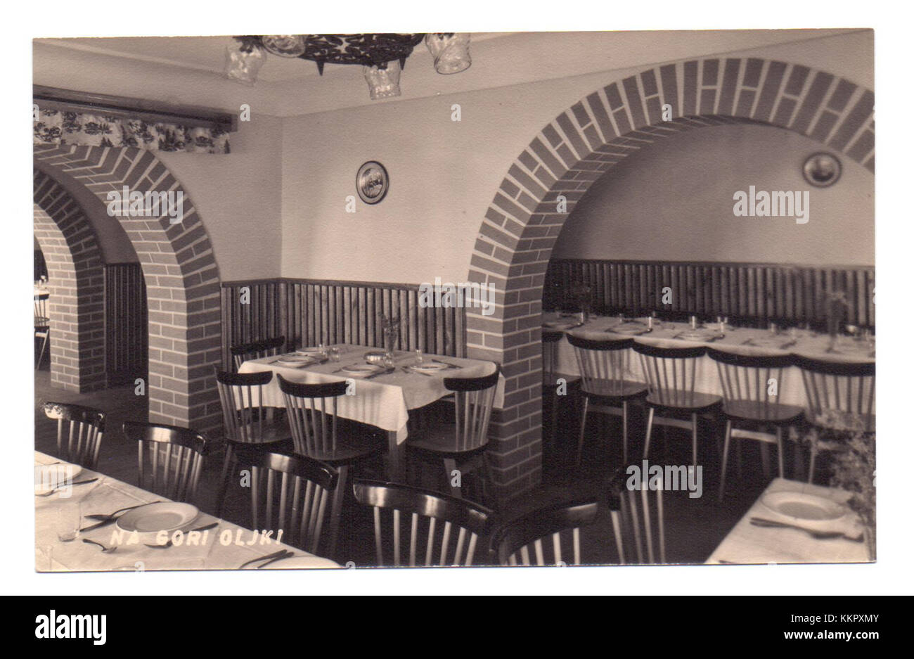 Diese Vintage-Postkarte aus Polzele aus dem 18. Jahrhundert bietet einen historischen Blick auf die Architektur und Landschaft der townâ, die die regionale Kultur und Geschichte der Zeit repräsentiert. Stockfoto