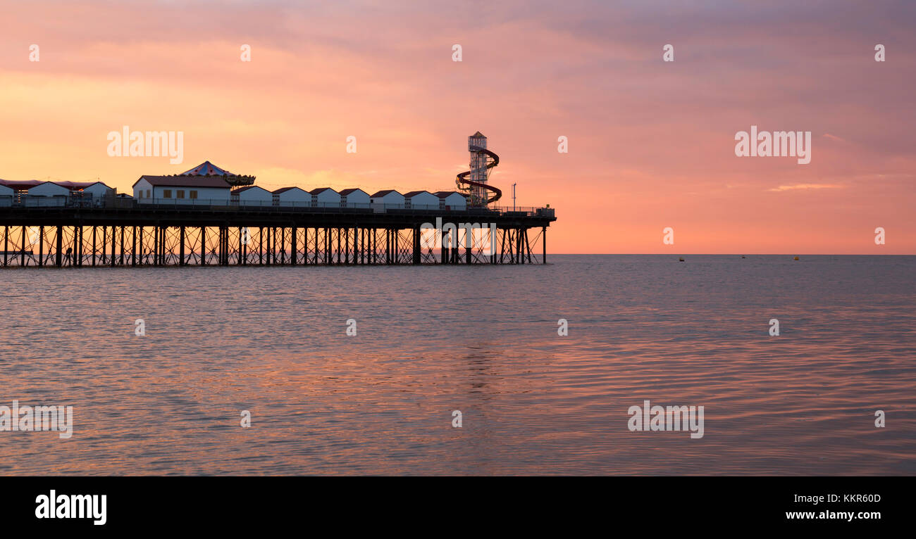 Sonnenuntergang von Herne Bay Pier, Herne Bay, Kent, Großbritannien. Stockfoto
