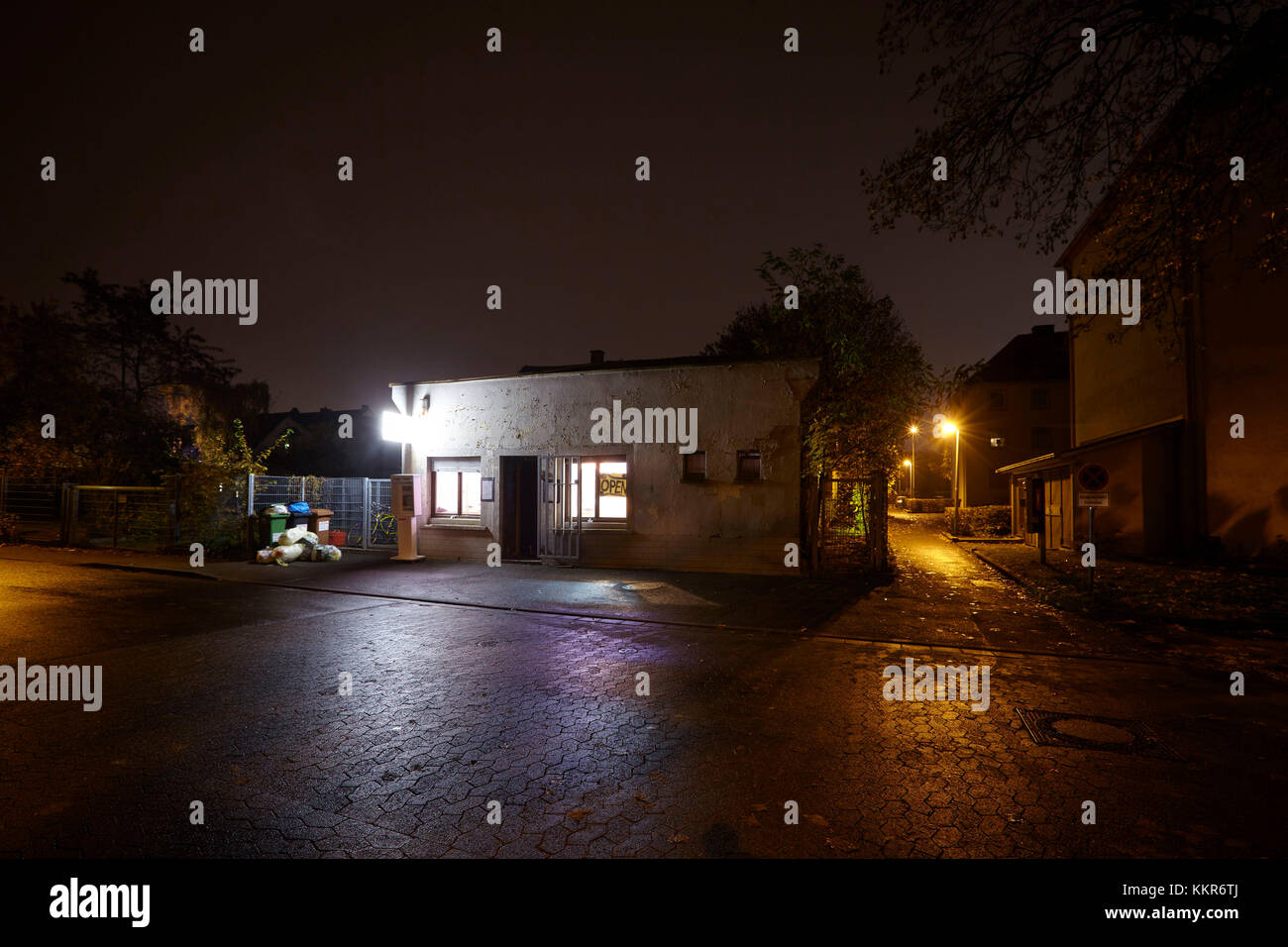 Straße, Haus, beleuchtet, in der Nacht, Stockfoto