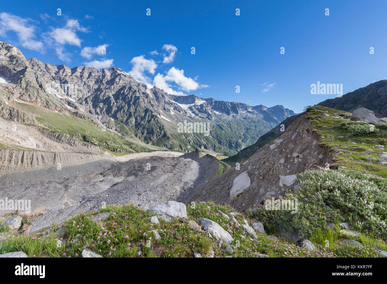 Das Belvedere Gletscher am Fuße der Ostwand des Monte Rosa Massivs (Locce See, Macugnaga, Anzasca Valley, Provinz Verbano Cusio Ossola, Piemont, Italien, Europa) Stockfoto