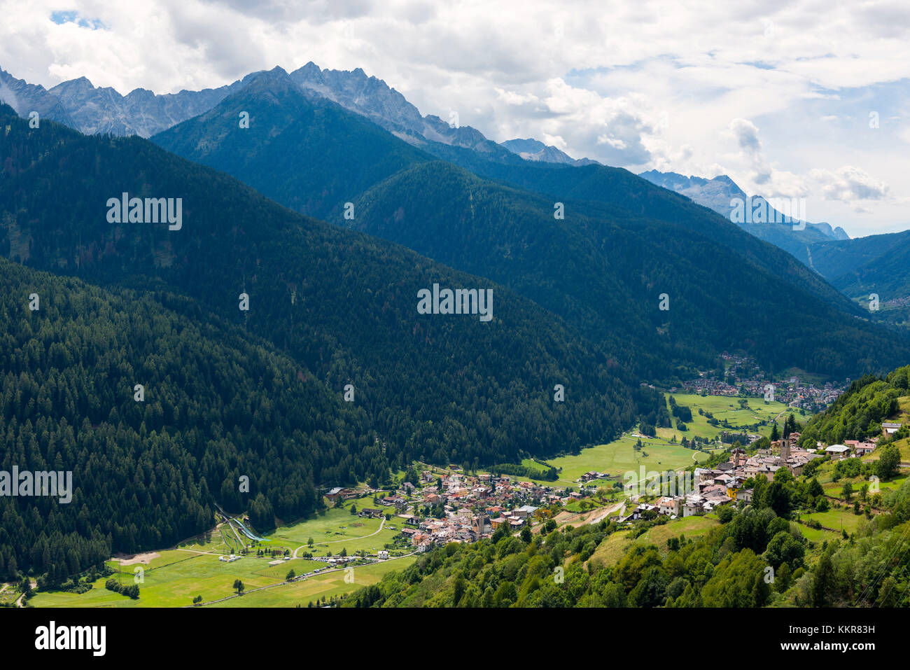Wandern auf den Pfaden des Sun Valley Europa, Italien, Trentino, Trient, Sun Valley, Ortisè Stadt Stockfoto