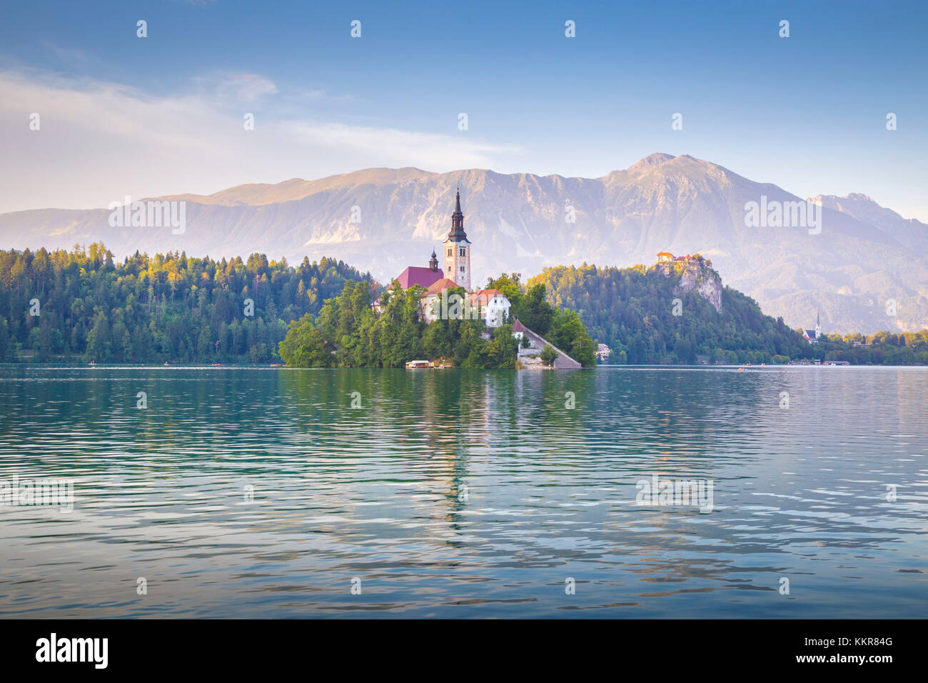 Bleder Insel und See von Bled entfernt. Bled, Obere Krainer region, Slowenien. Stockfoto