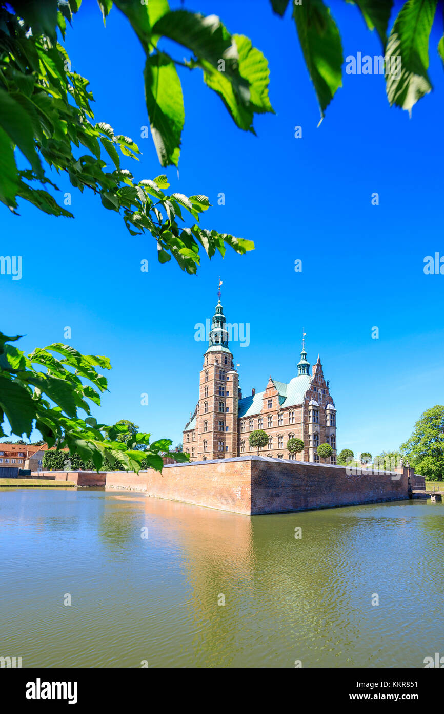 Schloss Rosenborg in der niederländischen renaissance Stil von den Ufern des Canal, Kopenhagen gesehen gebaut, Dänemark Stockfoto
