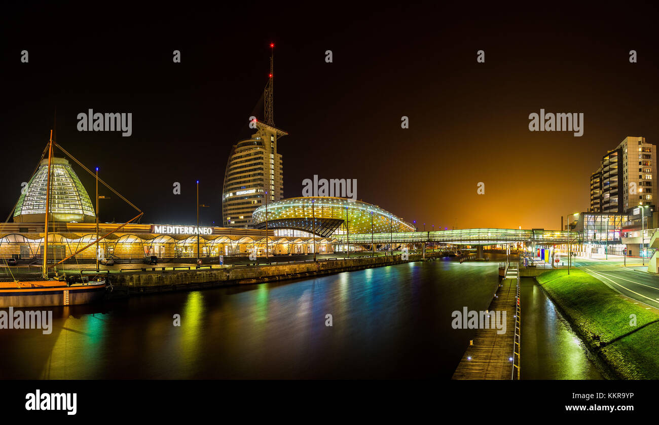 Nacht in Bremerhaven, schön beleuchtet Stockfoto