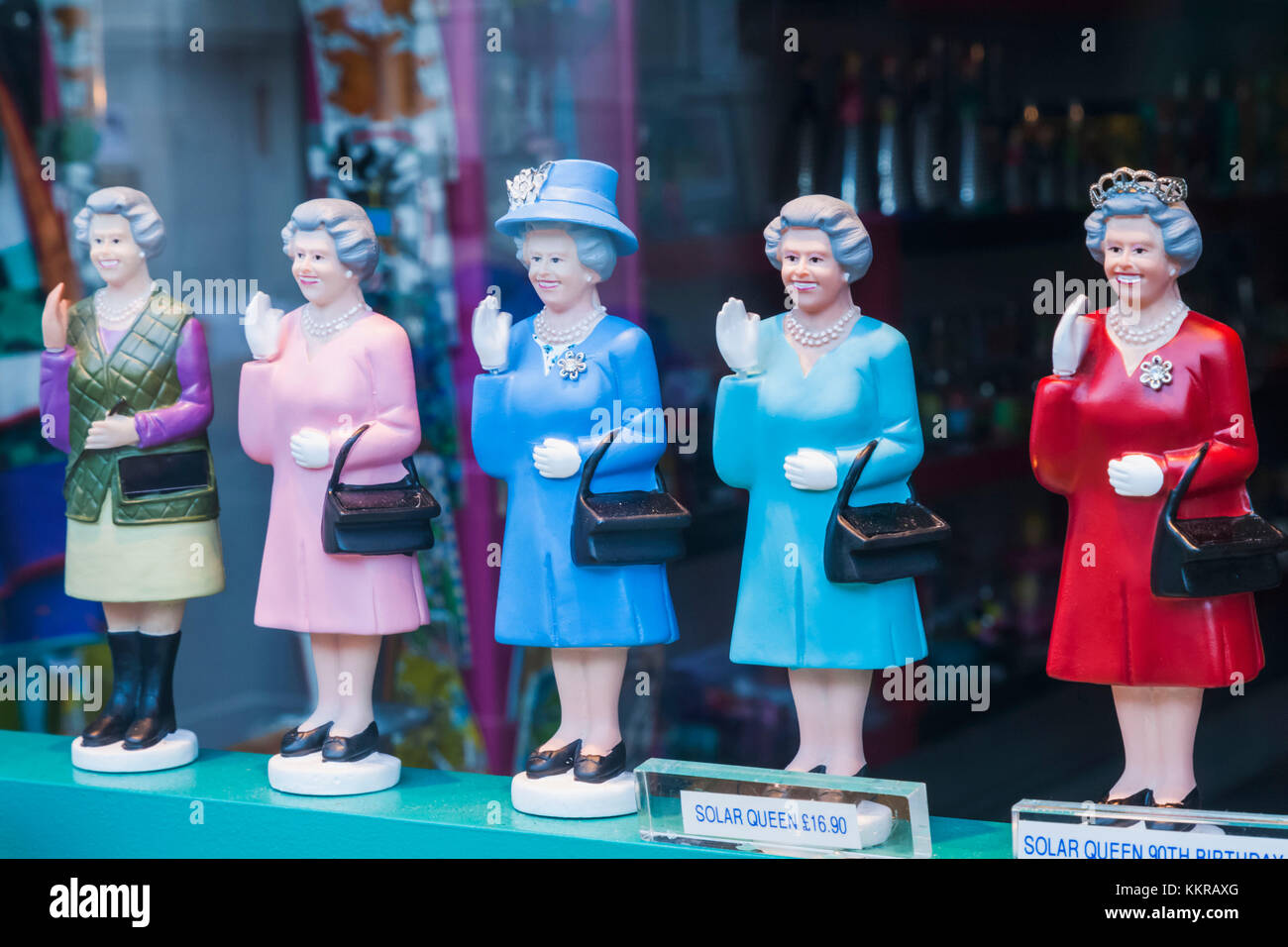 Souvenir shop display of models of queen elizabeth ii Fotos und
