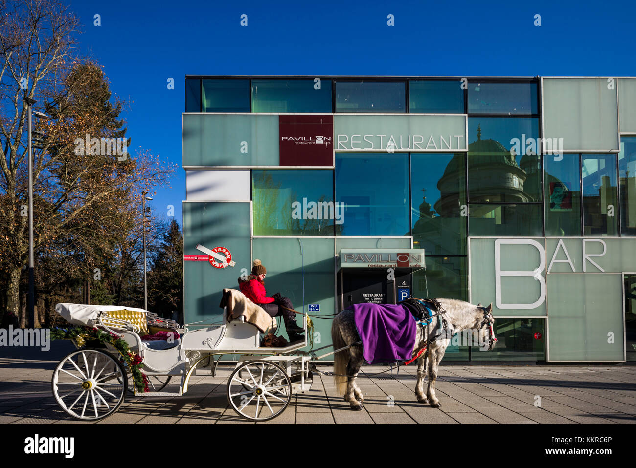 Österreich, Tirol, Innsbruck, Pavillion Cafe am Tiroler Landestheater Theater Stockfoto