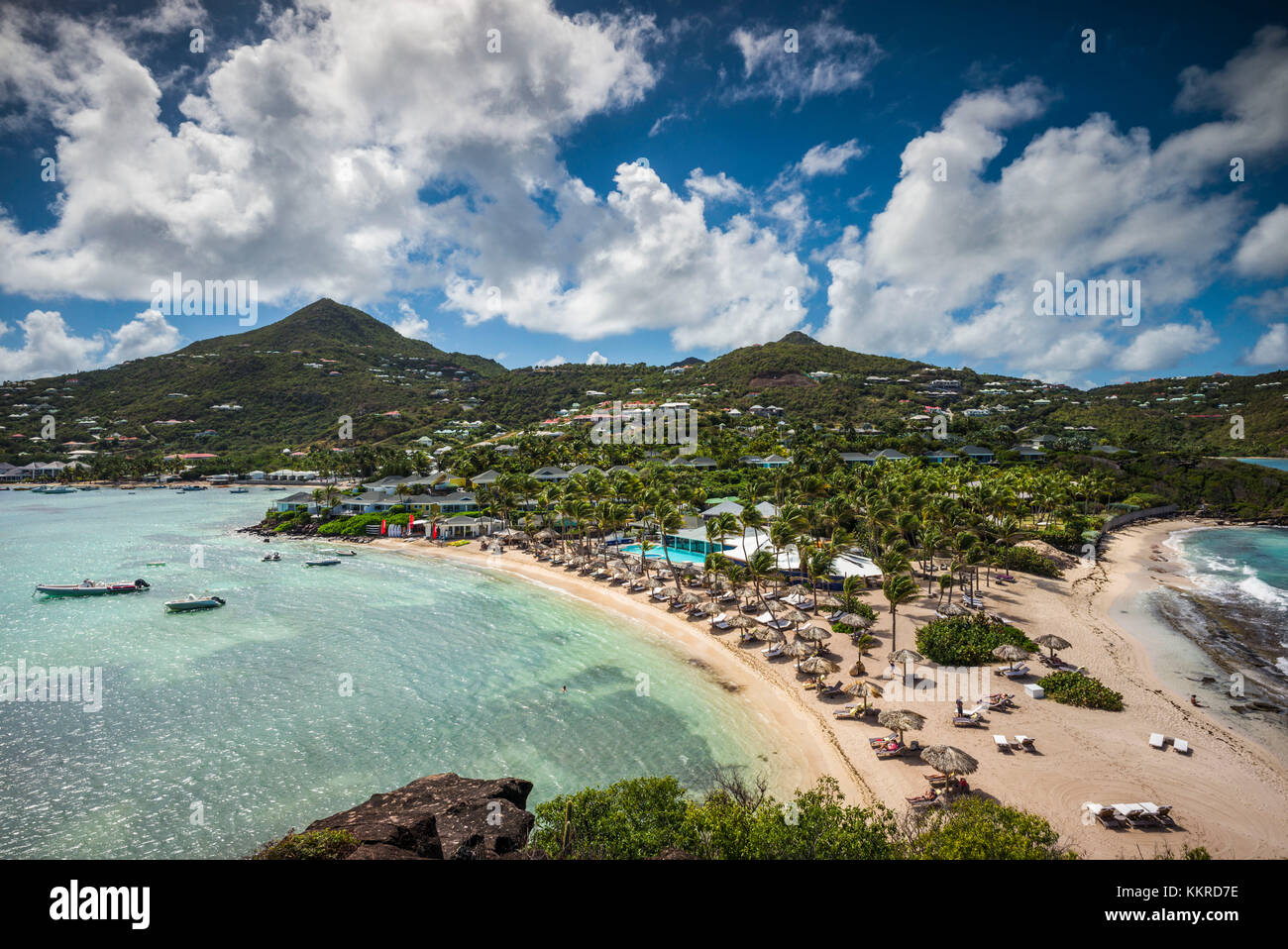 Französische Antillen, St Barthelemy, Grand Cul-de-sac, erhöhten Blick auf die Anse du grand-cul-de-sac Bucht mit Strand der exklusiven Hotel Guanahani Beach Stockfoto