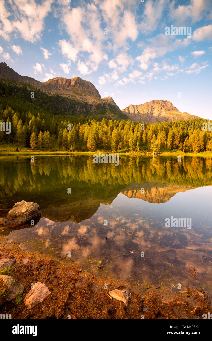 Europa, Italien, Trentino Alto Adige, Moena, Dolomiten, die alpinen See von San Pellegrino. Stockfoto