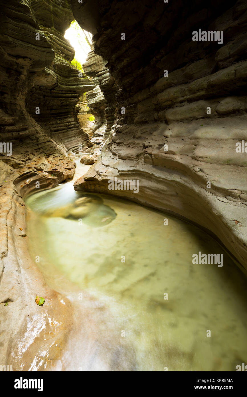 Brent de l Kunst, eine eindrucksvolle Schlucht durch die tausendjährige Kraft von Wasser erodiert, Provinz Belluno, Venetien, Italien Stockfoto
