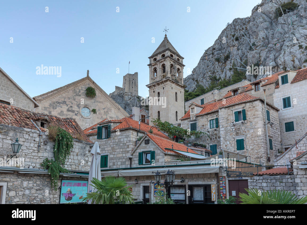 Altstadt von Omis, Split - Dalmatien County, Dalmatien, Adriaküste, Kroatien Stockfoto