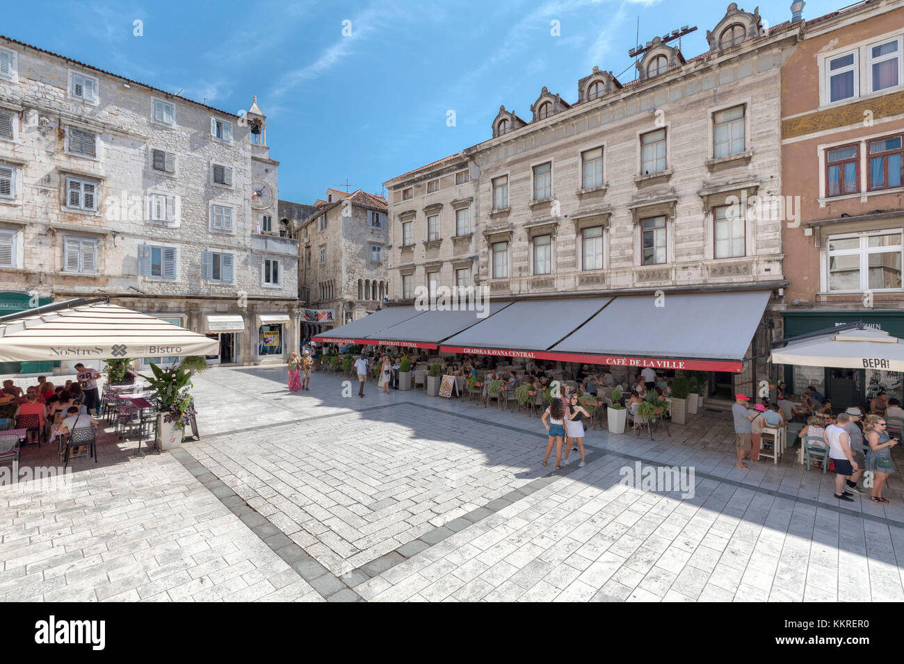 Narodni Trg aka pjaca Platz in der Altstadt von Split, Dalmatien, Kroatien Stockfoto