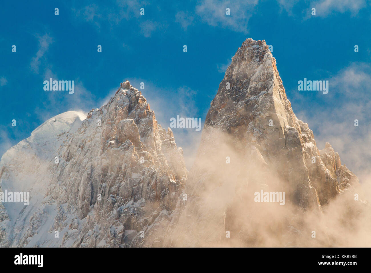 Aiguille du Dru und Aiguille Verte nach einem Winter Schneefall-blanc, Chamonix, Frankreich Stockfoto