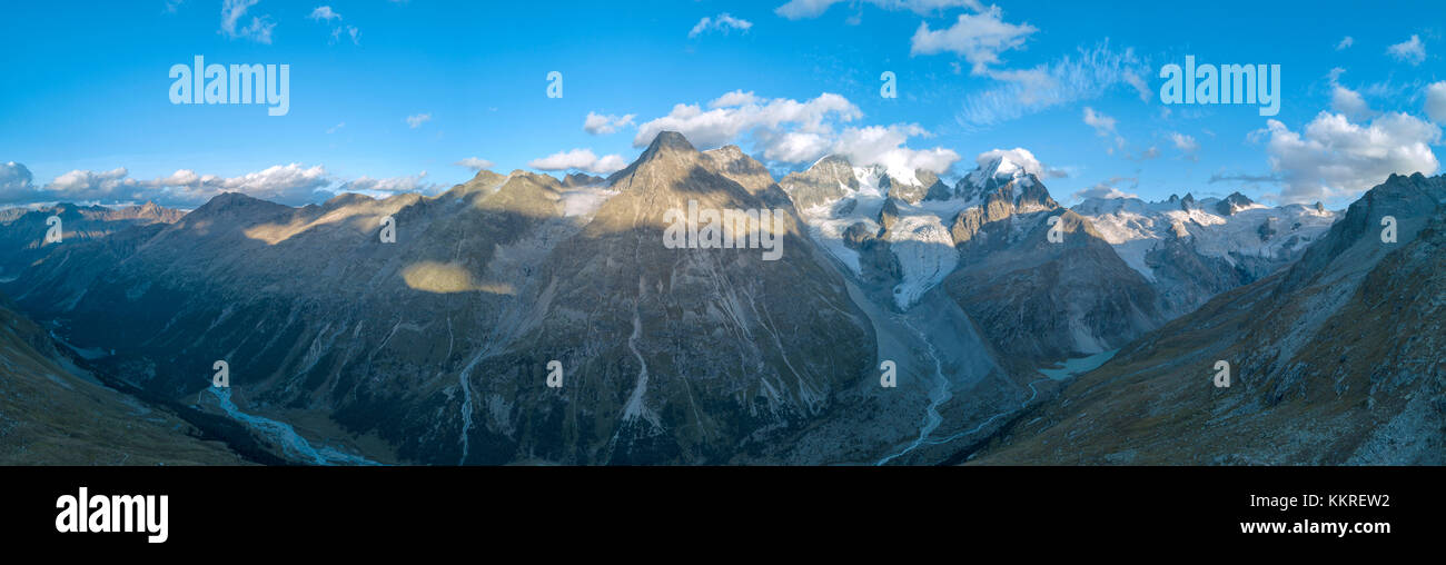 Panorama des Bernina-Massivs und des Roseg-Tals, Pontresina, Kanton Graubünden, Engadin, Schweiz Stockfoto