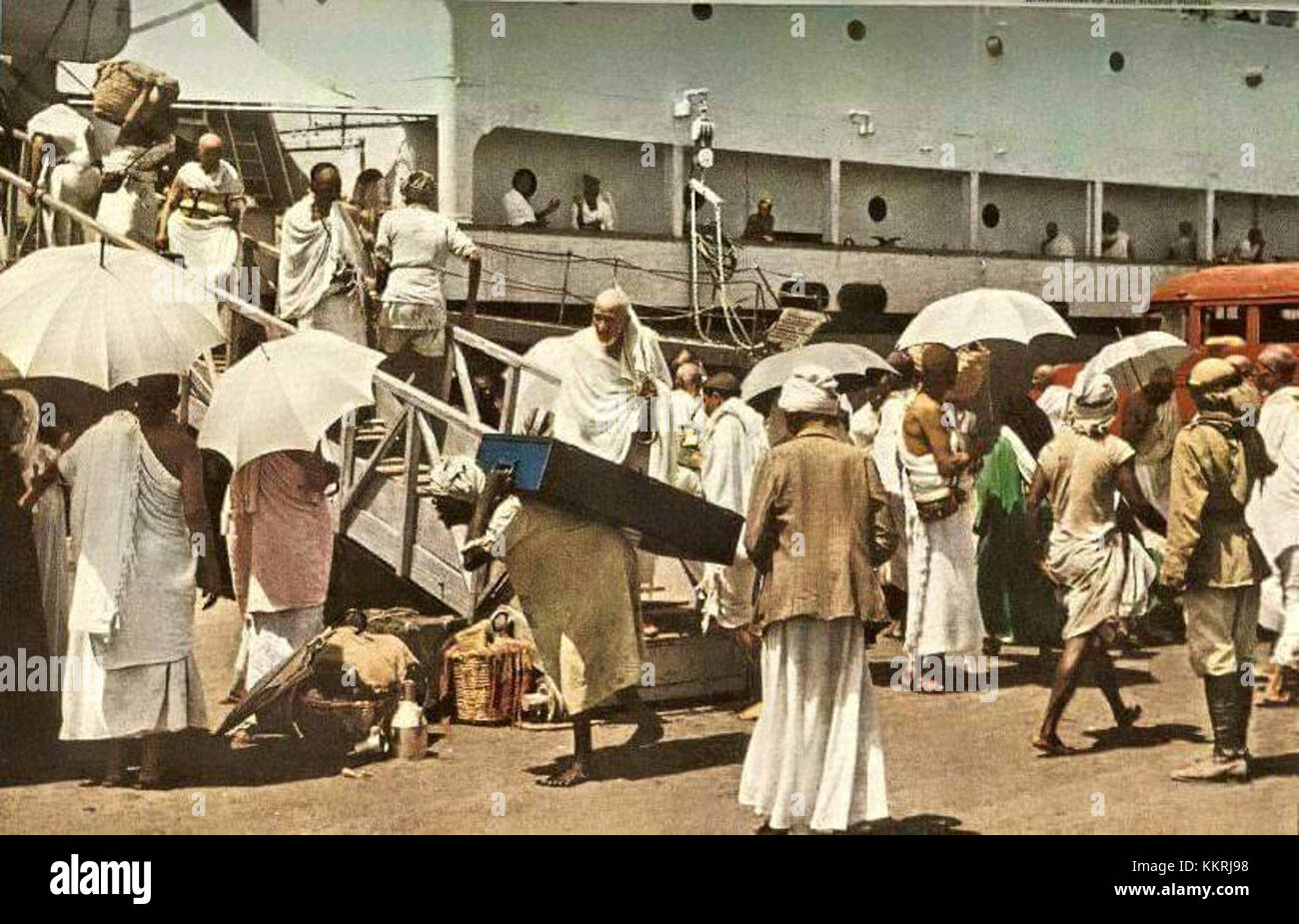 Der Hajj von 1965 bezieht sich auf die jährliche Pilgerreise nach Mekka, eine der fünf Säulen des Islam. Dieses Ereignis, das 1965 stattfindet, ist eine bedeutende religiöse Reise für Muslime, die spirituelle Hingabe und religiöse Einhaltung verkörpert. Stockfoto
