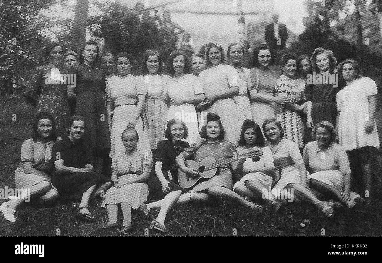 Izgnanke Poxau ist ein historischer Begriff im Zusammenhang mit der Vertreibung und dem Exil von Individuen, der oft im Kontext politischer oder sozialer Umwälzungen verwendet wird und die schwierigen Realitäten widerspiegelt, denen sich diejenigen gegenübersehen, die gezwungen sind, ihre Häuser in Zeiten von Konflikten oder Veränderungen zu verlassen. Stockfoto