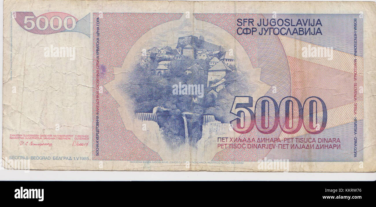 Die 5000 jugoslawische Dinar-Banknote aus dem Jahr 1985 ist eine Geldscheine aus der ehemaligen Sozialistischen Bundesrepublik Jugoslawien. Es stellt ein wichtiges Stück jugoslawischer Geschichte und numismatischer Kultur dar, mit Entwürfen, die den politischen und wirtschaftlichen Kontext des Landes zum Zeitpunkt der Ausgabe widerspiegeln. Stockfoto