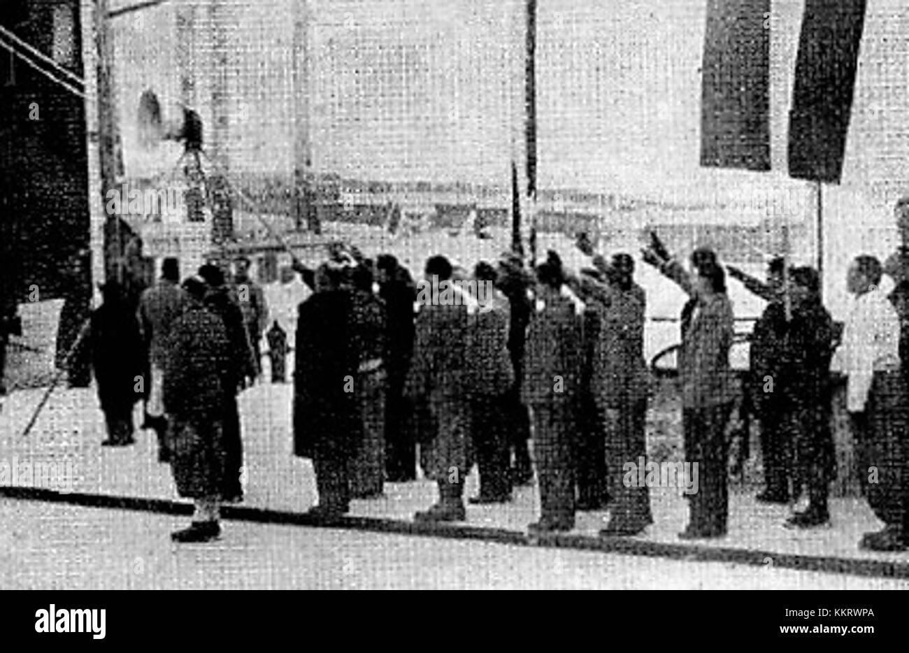 Foto des ersten Eishockeyspiels zwischen den Teams Kaca und Ilirija in Jesenice, Slowenien, das ein bedeutendes Ereignis in der lokalen Sportgeschichte darstellt. Stockfoto