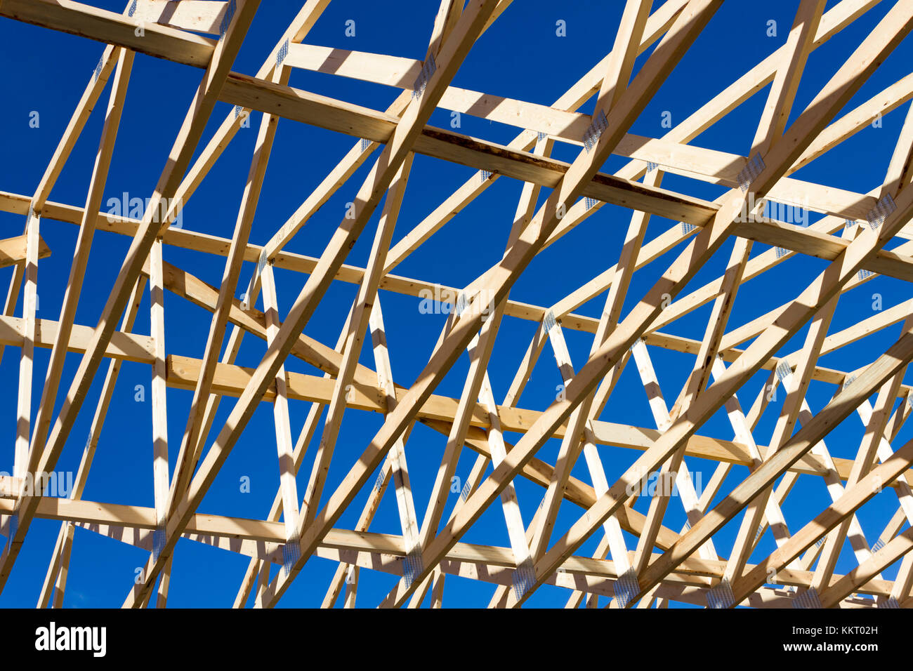 Holz Konstruktion von Wohnungsbau Einfamilienhaus Baustelle mit Bauholz 2 x 4 Stud Baustoff. Stockfoto