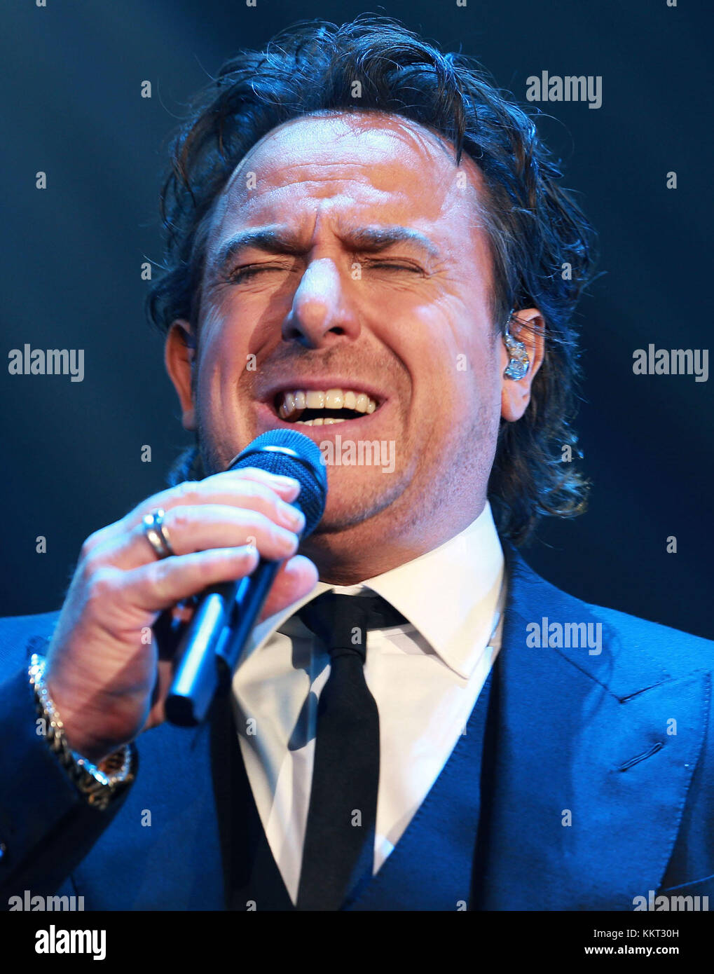 Symphonica in rosso marco borsato Fotos und Bildmaterial in hoher Auflösung Alamy Symphonica in rosso marco borsato Fotos und Bildmaterial in hoher Auflösung Alamy