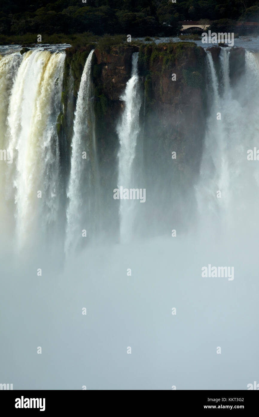 Teufelsschlund (Garganta del Diablo), Iguazu Falls, an der Grenze zwischen Argentinien und Brasilien, Südamerika Stockfoto