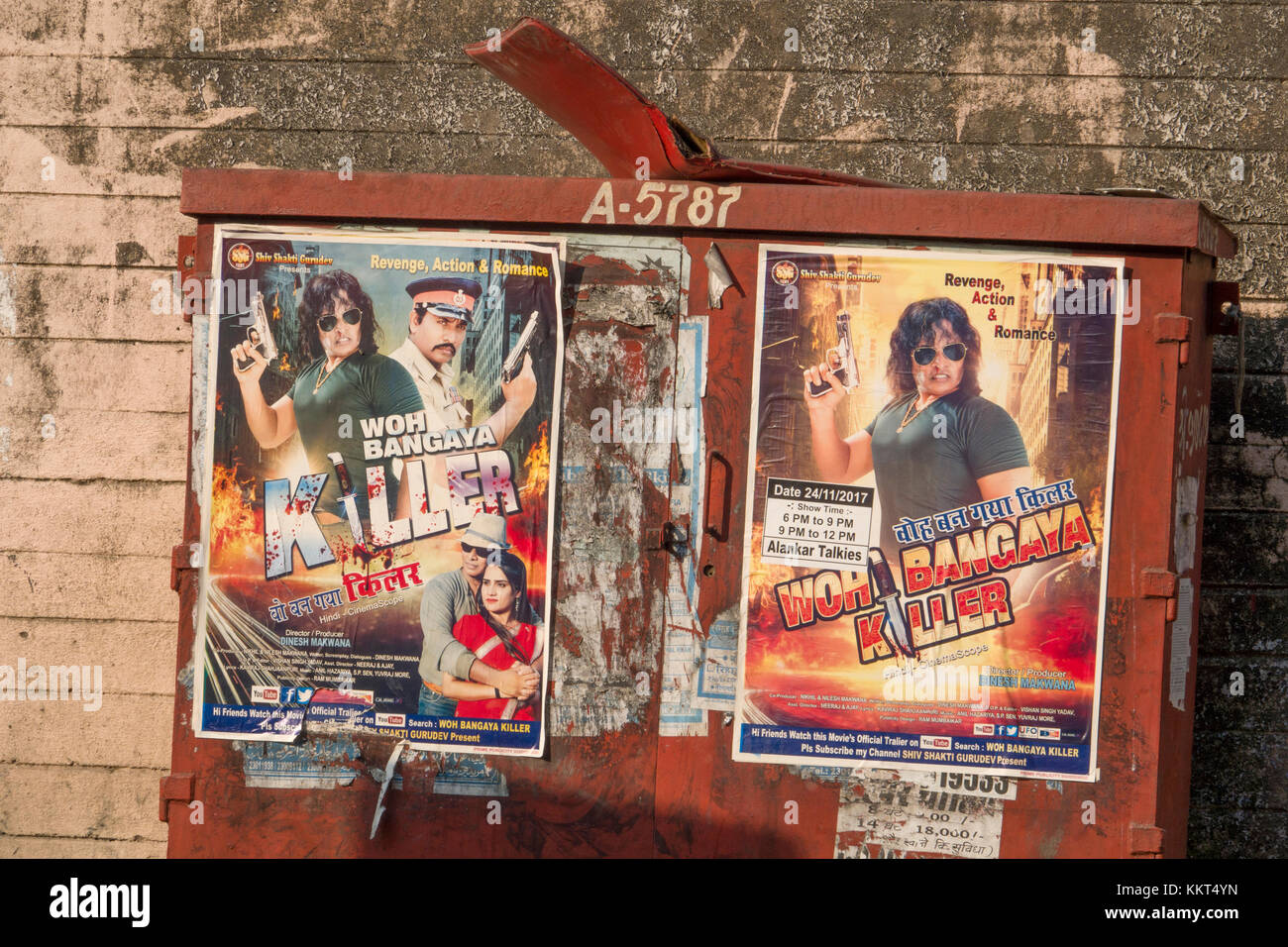 Bollywood Film Poster in der Öffentlichkeit Werbung neueste Film veröffentlicht Stockfoto