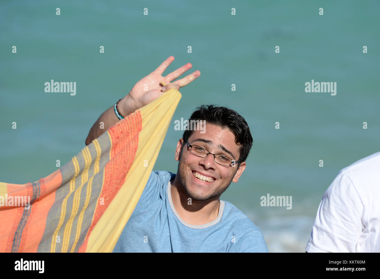 MIAMI BEACH, FL - Mai 08: Akteure Ana de Armas und Meilen Erzähler Film auf der Miami eingestellt von Waffen und Gecken mit Regisseur Todd Phillips am 8. Mai 2015 in Miami Beach, Florida. Personen: Blocker Stockfoto