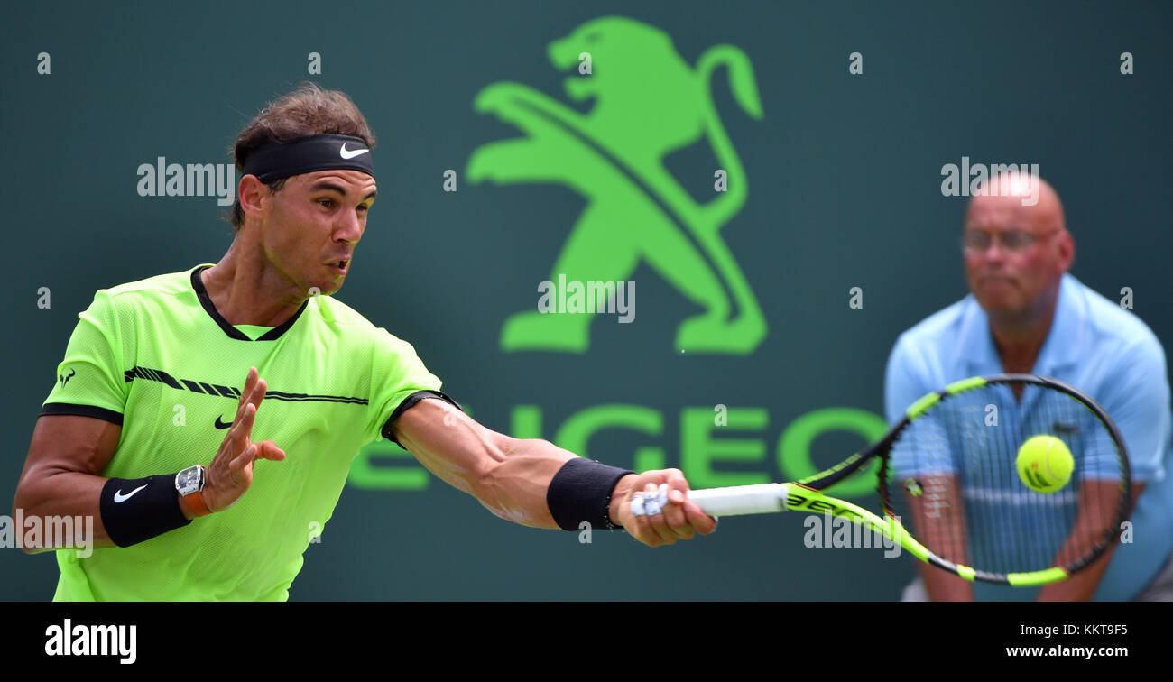 Key Biscayne, fl - April 02: Roger Federer von der Schweiz Niederlagen Rafael Nadal aus Spanien im Endspiel am 14. Tag des Miami am Crandon Park Tennis Center öffnen am 2. April 2017 in Key Biscayne, Florida. Leute: Rafael Nadal Stockfoto